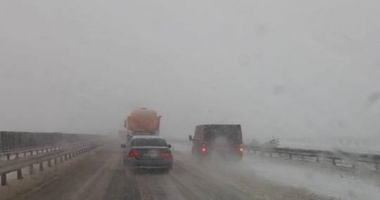Stire din Eveniment : Șoferi inconștienți pe A2. Depășesc utilajele de deszăpezire pe partea dreaptă
