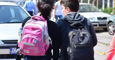 Stire din Eveniment : Panică printre părinții din cartierul Inel II. Elevi amenințați de un bărbat, cu un briceag