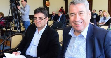 Stire din Politică-Administrație : Prefectul a decis! Consilierii Căliminte și Rezeanu, eliberați din funcții