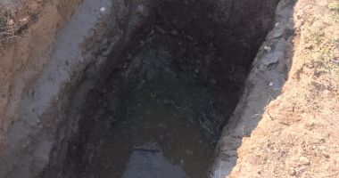 Intervine descarcerarea. Un copil a căzut într-o groapă adâncă de câțiva metri - 2
