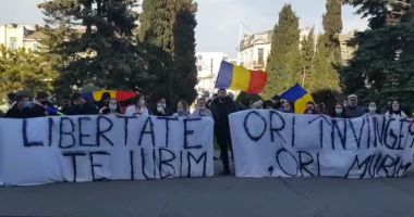 VIDEO. A doua seară de proteste, la Constanţa. Sute de persoane au ieşit în stradă