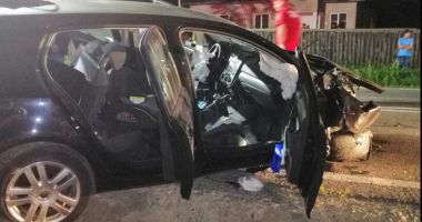 MAȘINĂ FĂCUTĂ PRAF, TREI OAMENI AU AJUNS LA SPITAL! - 2