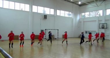 Stire din Sport : Handbal / Naţionala de cadete a României, stagiu de pregătire la Călimăneşti