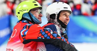 Stire din Sport : IMAGINEA ZILEI stârnește reacții aprinse! Îmbrățișare între un rus și un ucrainean, la Jocurile Olimpice