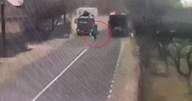 Stire din Eveniment : TRAGEDIE RUTIERĂ! Femeie târâtă de TIR, după ce a încercat să traverseze prin loc nepermis