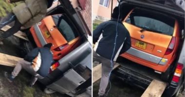 Stire din Eveniment : NU E GLUMĂ! Au transportat o maşină într-o dubiţă! Uşor cu urcatul, mai greu cu coborâtul