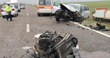 Stire din Eveniment : Accident teribil pe DN21. Patru persoane încarcerate, a intervenit elicopterul SMURD CONSTANȚA