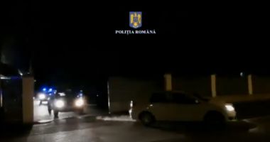 Stire din Eveniment : VIDEO. Percheziţii de amploare, în această dimineaţă! Sunt vizate 11 persoane, într-un dosar privind armele