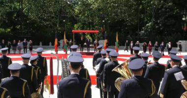 Stire din Politică-Administrație : Preşedintele Iohannis se întâlneşte cu omologul lituanian, Gitanas Nauseda