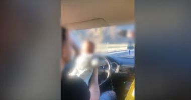 Stire din Eveniment : Bărbat filmat în timp ce conducea maşina cu bebeluşul pe volan! Polițiștii au sesizat Protecţia Copilului