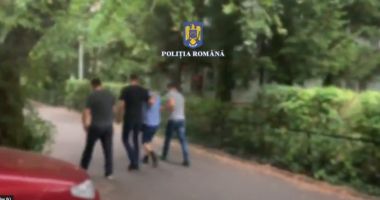 Stire din Eveniment : VIDEO. Şoferul "camionului morţii", urmărit internaţional pentru omor din culpă, prins de poliţişti, în România