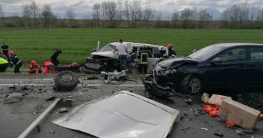 Stire din Eveniment : Accident teribil pe DN1! Șapte persoane au fost rănite! Patru maşini implicate