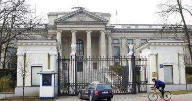 Stire din Actualitate : Polonia a confiscat clădirea liceului rus din Varşovia