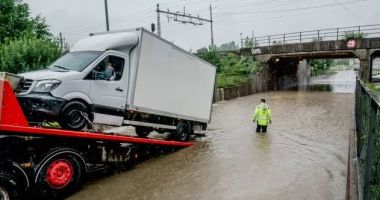 Stire din Actualitate : Vremea face ravagii în nordul Europei și statele baltice. Norvegia, lovită de cea mai puternică furtună din ultimii 25 de ani