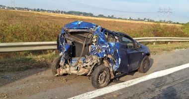 Stire din Eveniment : Cinci persoane decedate, în maşina prinsă între cele două TIR-uri implicate în accidentul de pe autostradă