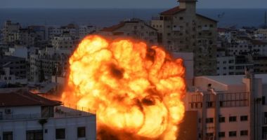 Stire din Actualitate : Armata israeliană acuză Hamas că foloseşte civili drept ''scuturi umane''