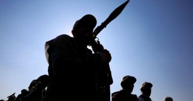 Stire din Actualitate : Un petrolier chinez, lovit de o rachetă lansată de rebelii houthi, în Marea Roşie