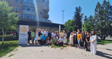 Clubul Rotary celebrează valorile comunitare prin două monumente simbolice: Totemul Rotary și Simbolul Păcii - 7