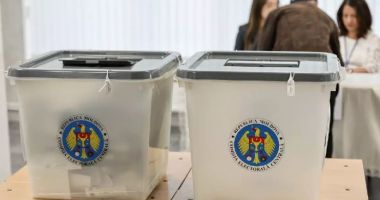 Stire din Actualitate : Alegeri parlamentare în Republica Moldova / Pro-europenii de la PAS au obținut peste 50% din voturi, iar socialiştii sub 25%