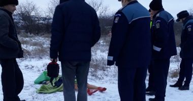 Stire din Eveniment : Descoperire macabră la Medgidia:  Femeie găsită moartă pe malul canalului