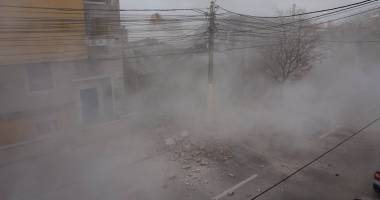 GALERIE FOTO ȘI VIDEO. CLĂDIRE DIN CONSTANȚA, PRĂBUȘITĂ PE TROTUAR / UPDATE - 2