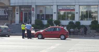 Galerie foto. Accident rutier la Constanța, pe trecerea de pietoni. Bărbat surdo-mut, aruncat pe parbrizul unei mașini - 2