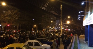 A ȘASEA ZI DE PROTESTE LA CONSTANȚA / Mii de oameni cer plecarea Guvernului Grindeanu / Galerie foto-video - 21