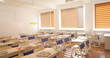 FOTO. Primarul Constanţei, alături de şcolari, profesori şi părinţi. "Şcoala reprezintă garanția dezvoltării și reușitei copiilor noștri" - 3