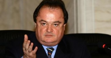 Stire din Politică-Administrație : CCR a AMÂNAT decizia în cazul BLAGA