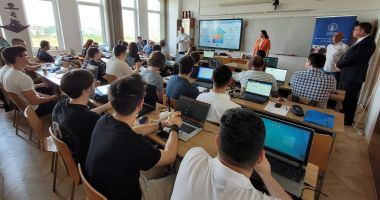 Stire din Cultură-Educație : La Constanța, a debutat prima ediție a școlii de vară CyberSecurity Ovidius Camp