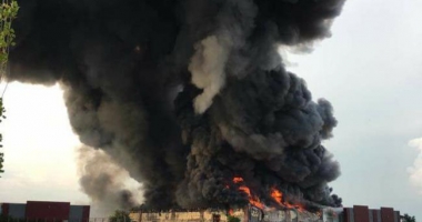 FOTO-VIDEO. INCENDIU PUTERNIC la două depozite din Balotești - 5