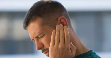 Stire din Sănătate : De ce apare inflamația lobului urechii și când ar trebui să vă îngrijorați