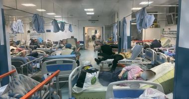 Stire din Social : Imagine de groază din Spitalul Judeţean Constanţa: zeci de pacienţi cu COVID, în stare gravă, înghesuiţi pe tărgi