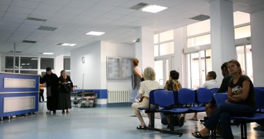 Stire din Sănătate : De ce se așteaptă cu orele la Urgență