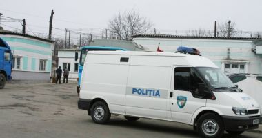 Stire din Eveniment : Urmărit internaţional, adus în ţară de autorităţi. Tribunalul Constanţa îl condamnase la închisoare pentru trafic de droguri