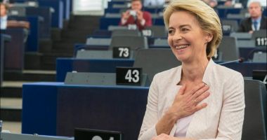 Stire din Actualitate : Preşedinta Comisiei Europene, primită la Casa Albă de preşedintele SUA