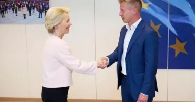 Stire din Actualitate : Ursula von der Leyen: „Ungaria a ales Europa!“