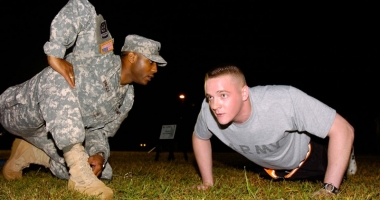 Stire din Actualitate : US Army îmbunătățește criteriile de recrutare