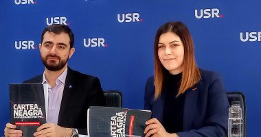 Stire din Politică-Administrație : Claudiu Năsui, Cristina Prună şi Clotilde Armand deschid listele USR Bucureşti pentru parlamentare