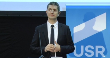 Stire din Politică-Administrație : USR atacă la CCR proiectul de lege privind Statutul magistraților