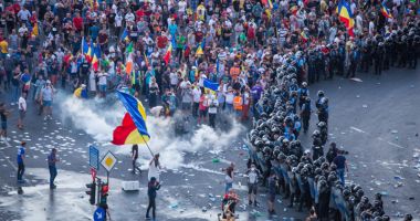 Stire din Politică-Administrație : USR cere demisia șefilor Jandarmeriei și a ministrului de Interne