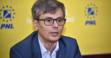 Stire din Politică-Administrație : USR: "Virgil Popescu a patentat fuga de răspundere şi dă din nou bir cu fugiţii din Parlament"