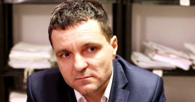 Stire din Politică-Administrație : Nicușor Dan: "Țara este condusă de o coaliție  care favorizează fenomenul de corupție"