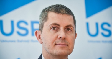 Stire din Politică-Administrație : USR a depus la CCR sesizările privind legile Justiției