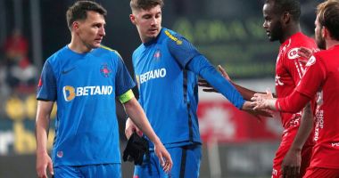 Stire din Sport : FCSB, pas greşit în „mocirla” de la Arad. „Roş-albaştrii” pierd teren în clasament