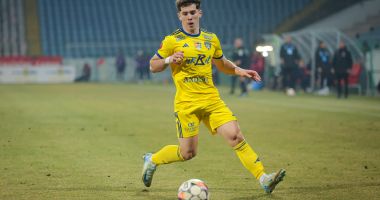 Stire din Sport : UTA l-a împrumutat pe Laurențiu Vlăsceanu de la FCSB
