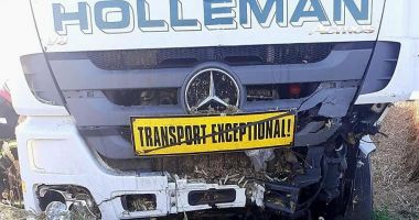 Trei autoturisme și un utilaj agricol implicate într-un accident la ieșire din Hârșova - 2