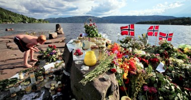 Stire din Actualitate : Breivik ar fi filmat masacrul de pe Utoya. Polițiștii caută înregistrarea pe insulă