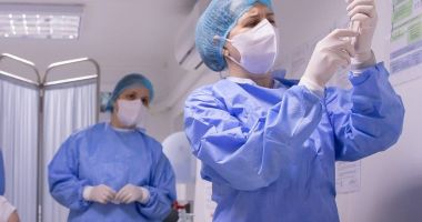 Stire din Social : ALERTĂ PRINTRE VACCINAŢI! "Oamenii care s-au imunizat împotriva COVID fac HIV? "Raed Arafat: "Populaţia să se îndepărteze"