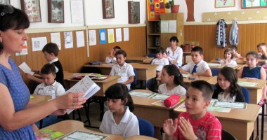 Stire din Cultură-Educație : Uraaaa! A venit vacanța mare!